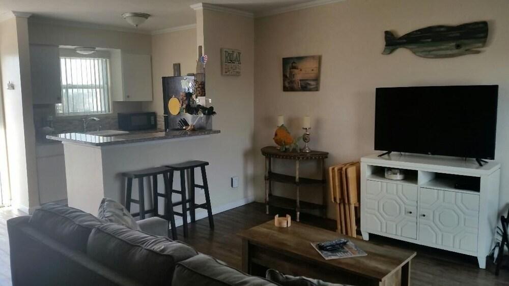 Bay Tree A4 Condo by Redawning