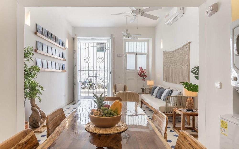 Casa. Trinidad by SOHO