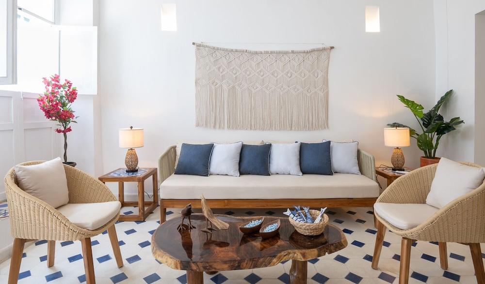 Casa. Trinidad by SOHO