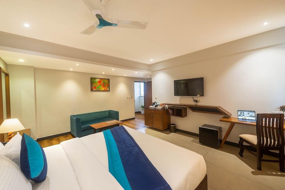 Royal Ace Boutique Hotel