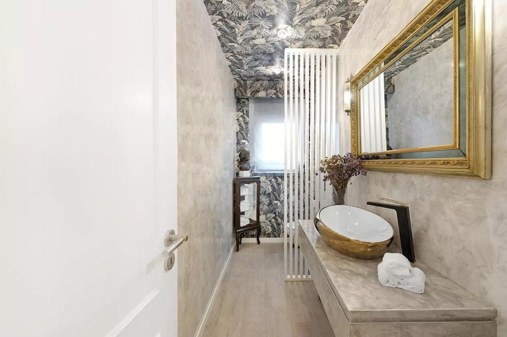 Impeccable 4-bed House in São Domingos de Rana