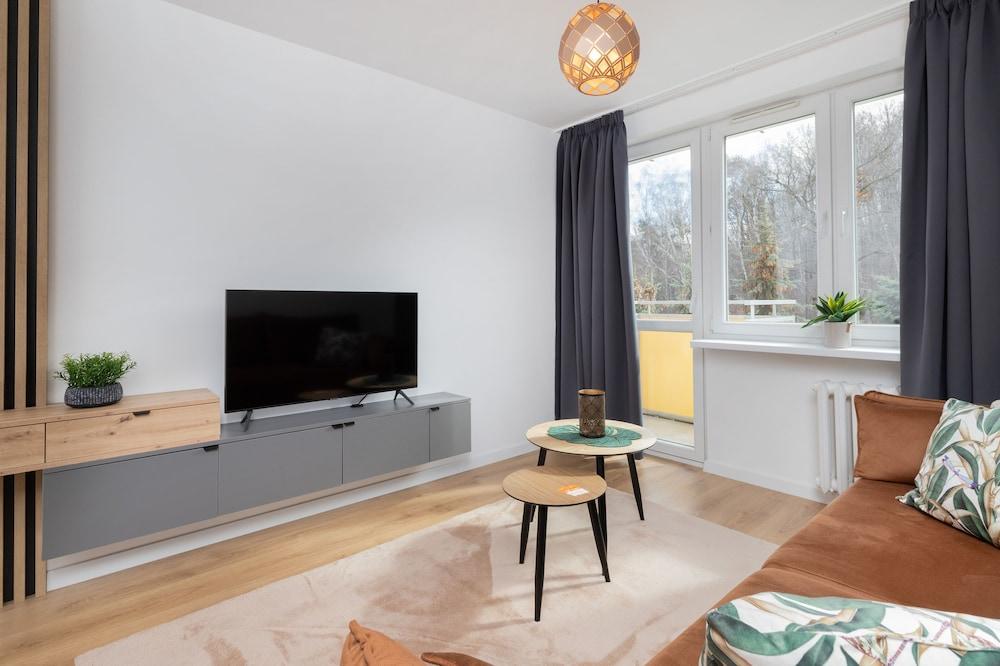Apartment Polanka Redlowska by Renters