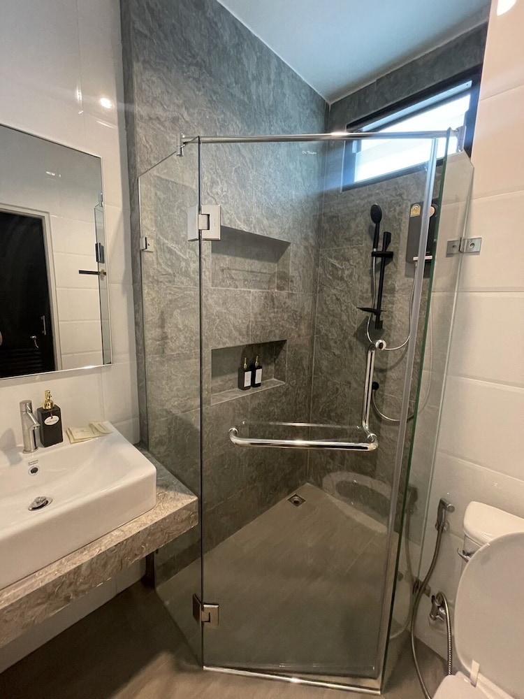 Trat Tara Boutique Hotel