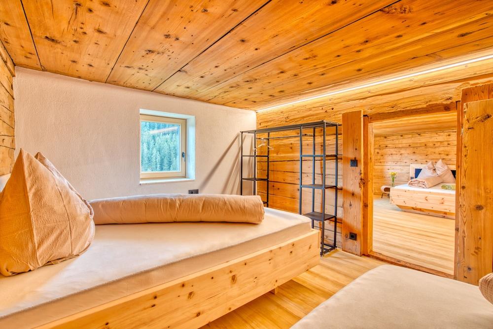 Jup - a luxury boutique chalet