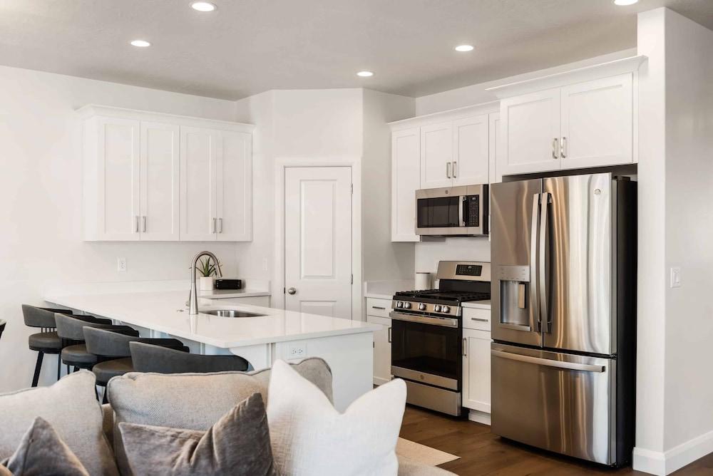 Life Is Suite 3 Bedroom Home