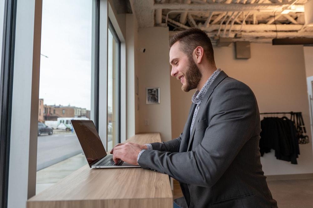 Arch and Cable Hotel