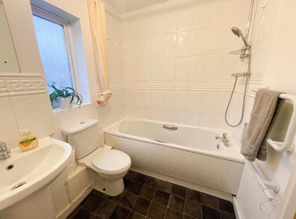 Cosy One bed Flat London; Get to Central in 15min