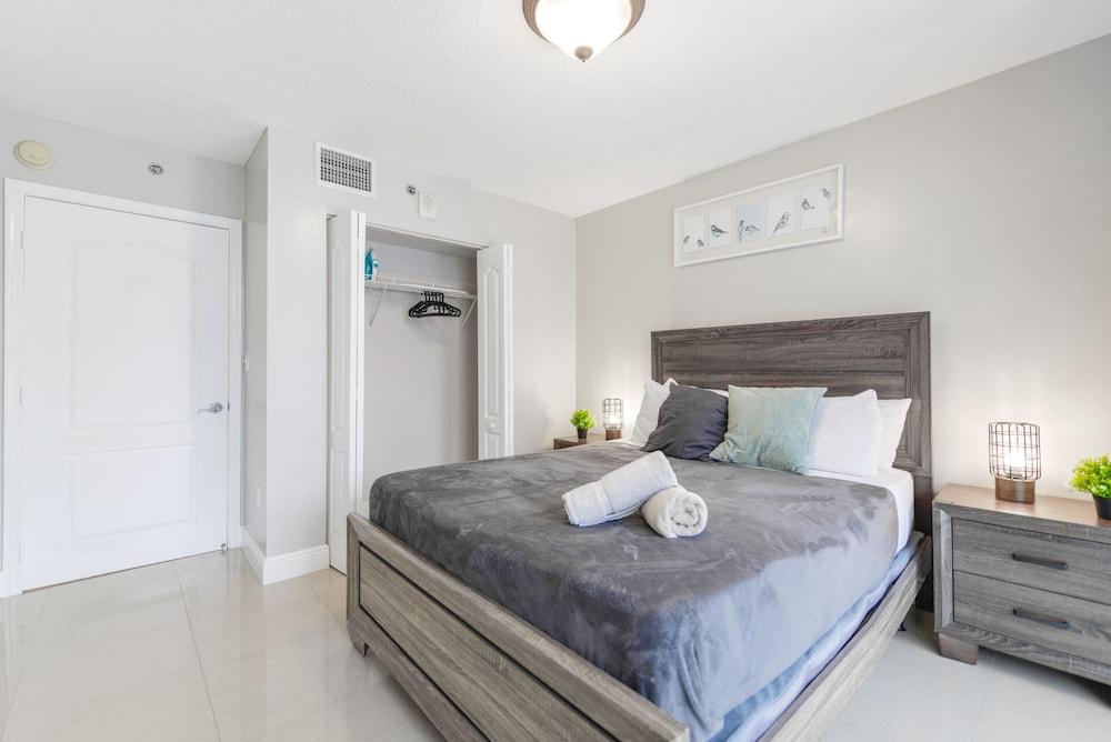 Wonderful 3BR Condo at Brickell