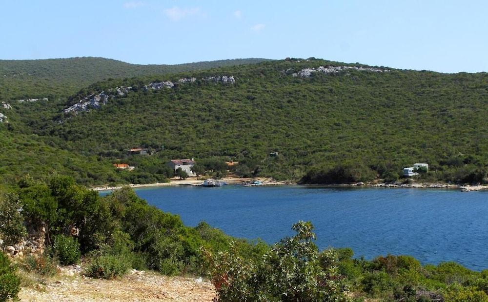 Peaceful 2-bedroom Robinson House Orca