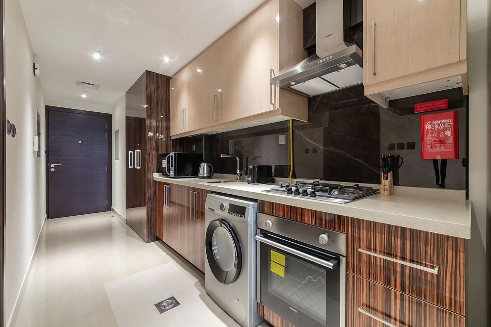 Elite Downtown Residence