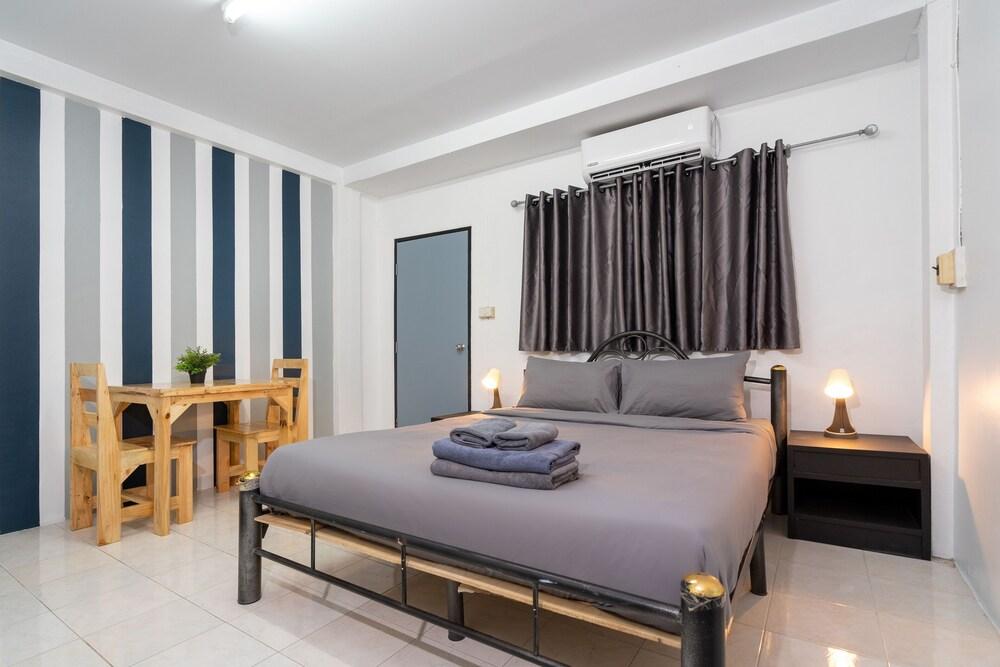 Black Pantera Hostel