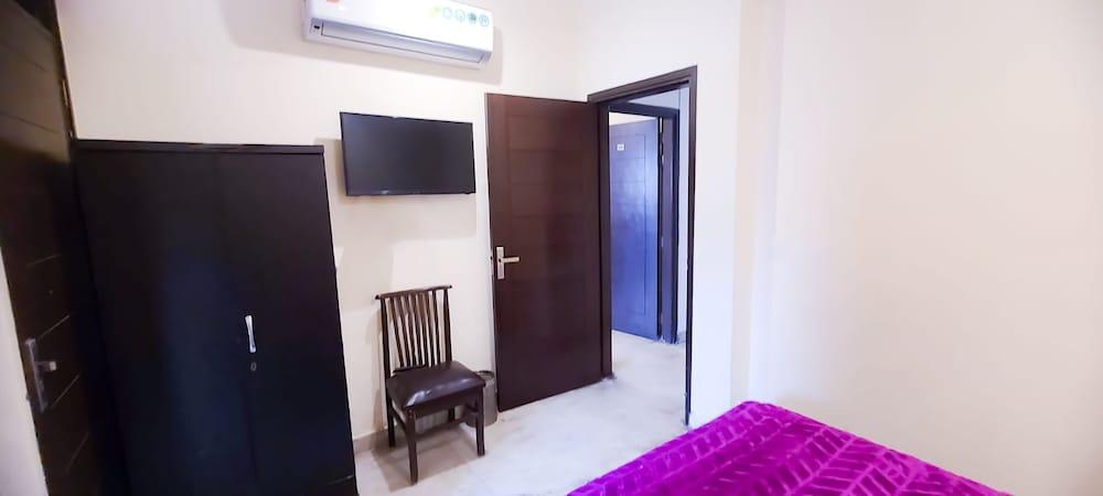 Roomshala 047 Hotel Jagannath