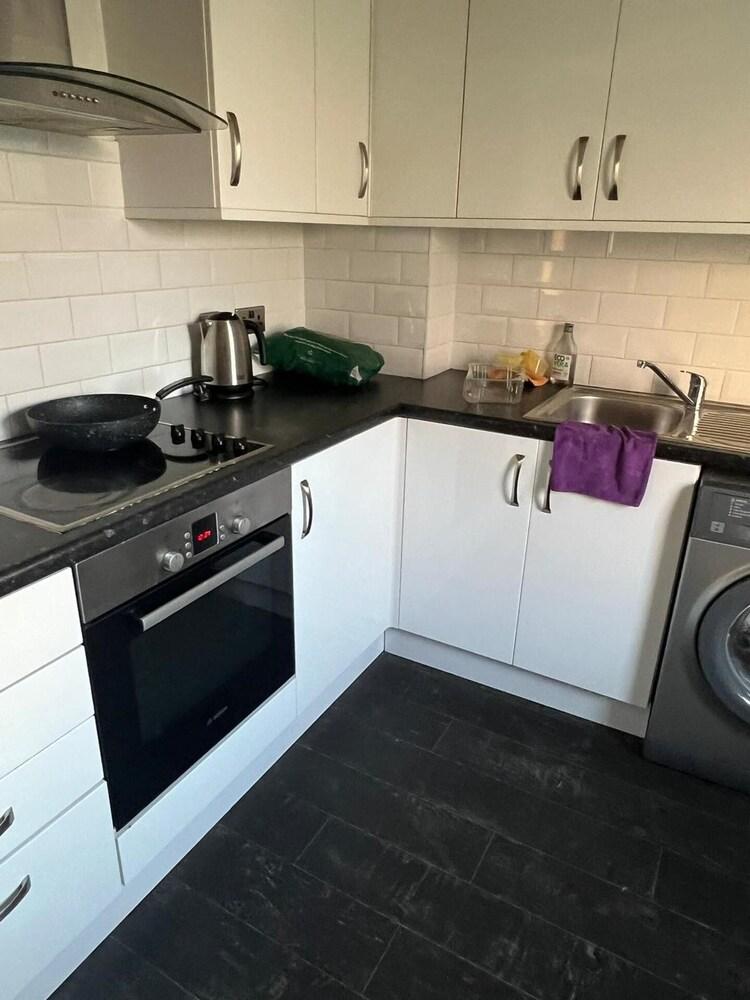 Beautiful 2-bed House in Grays