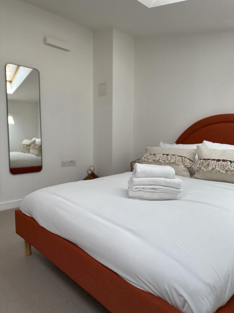 Ideal Bristol Getaway - 3 bed Harbourside Home