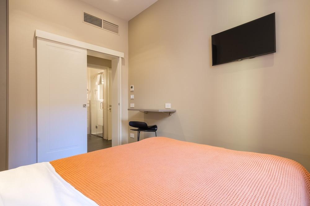 Golden Suite by Studio Vita