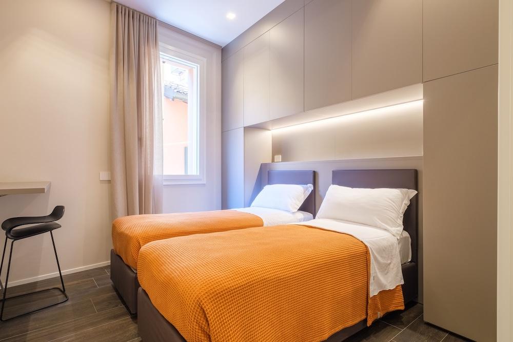 Golden Suite by Studio Vita