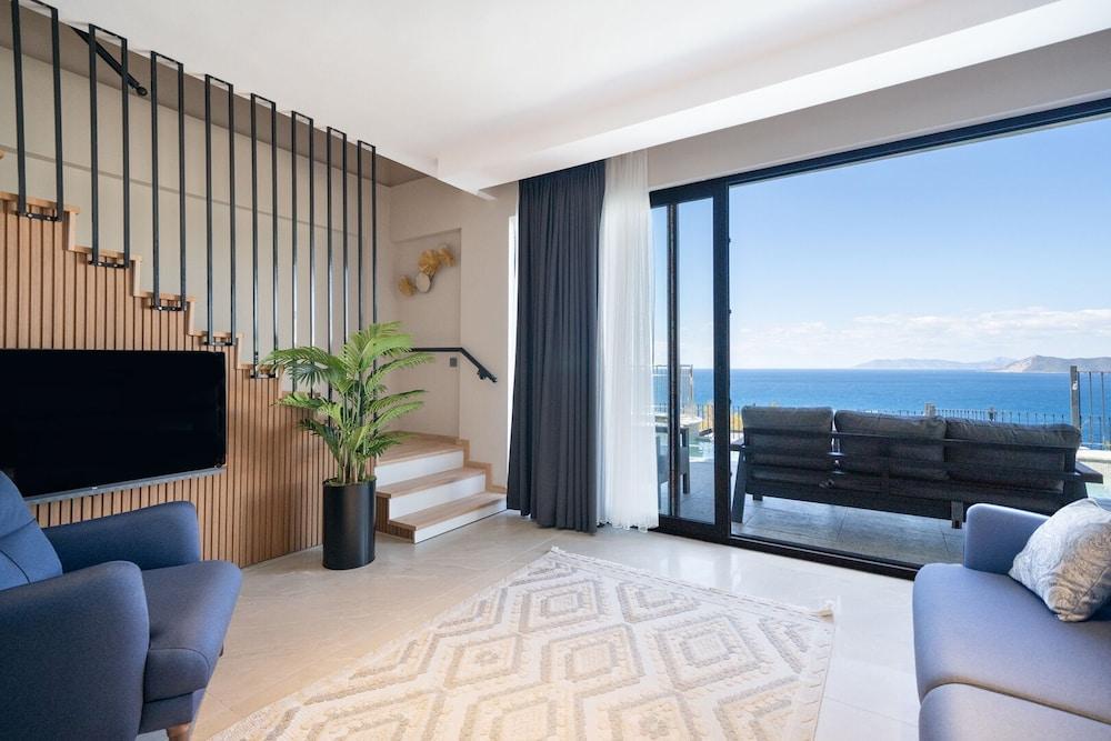 Villa Larissa With Sea View