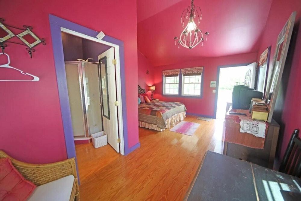 The Hayden Creek Inn