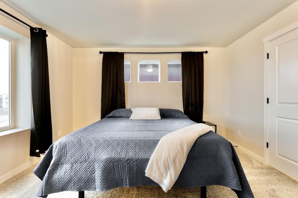 TempurPedic Quartz Balcony Modern