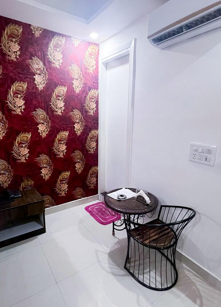 Roomshala 018 HOTEL SSD