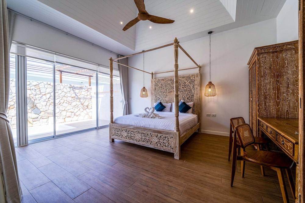 Luxury 7 Bedroom Pool Villa - WL67