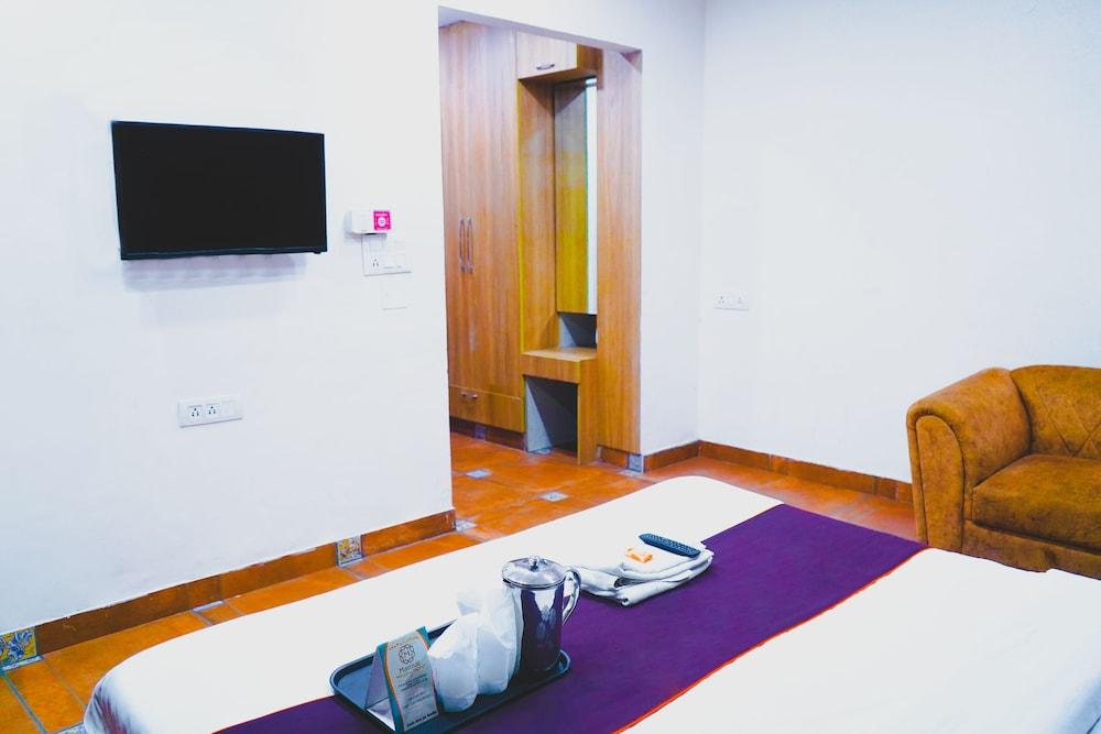 Roomshala 004 Mannat Residency