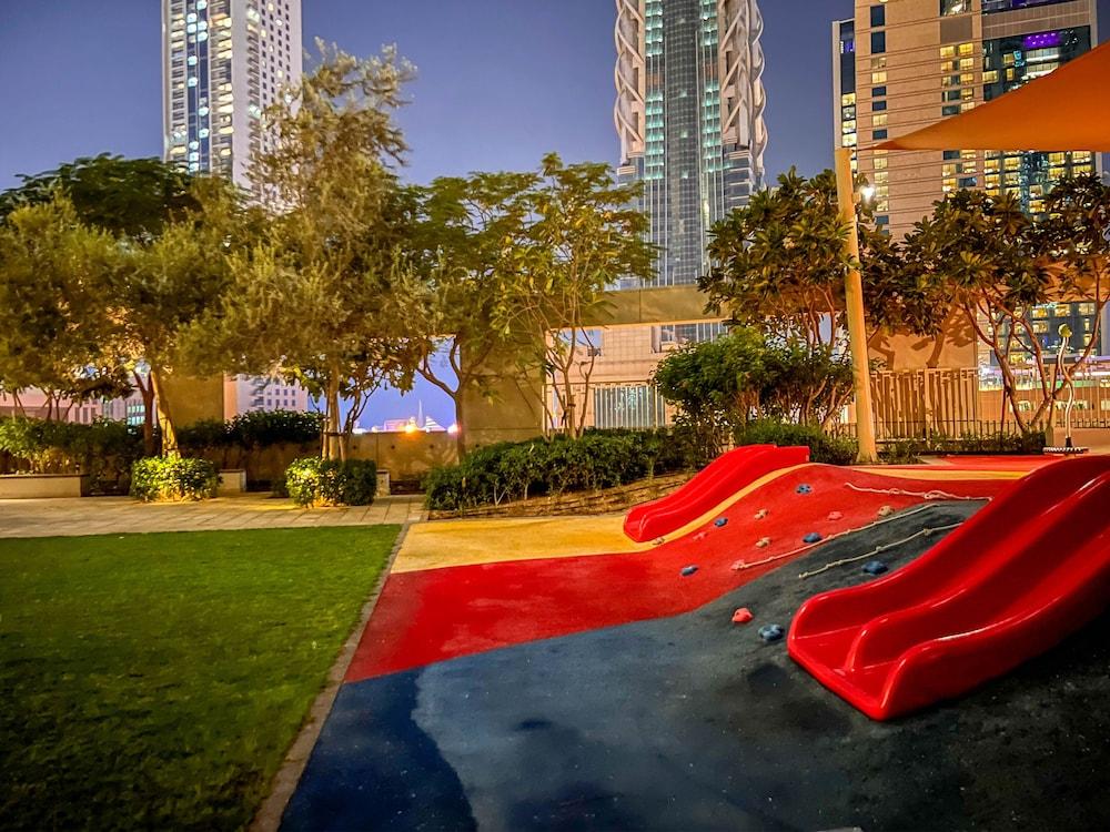 Cosmos Living Downtown Dubai