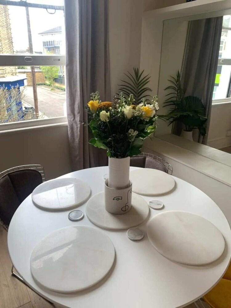 Sophisticated 1BD Flat Near Clapham