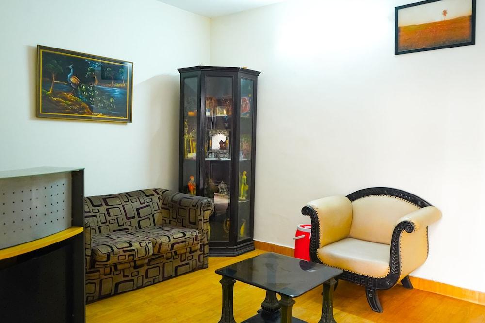 Roomshala 023 Delhi Heights