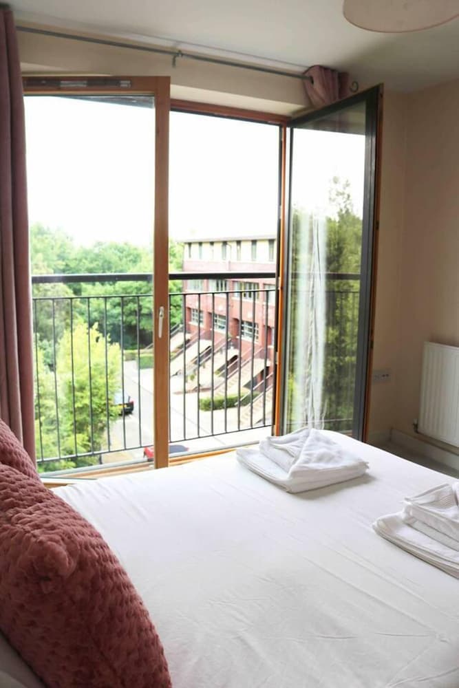 Comfy Duplex 2-bed Apartment in Milton Keynes