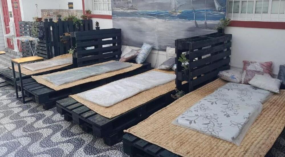 Le Chat Qui Peche Hostel