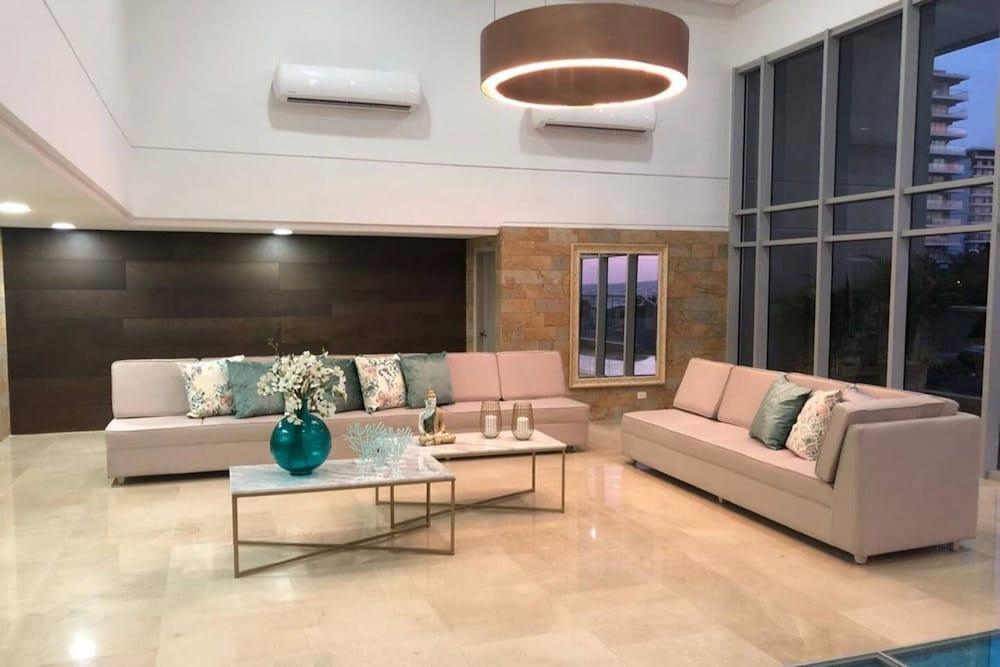 New Apartment Ocean Drive Beach House