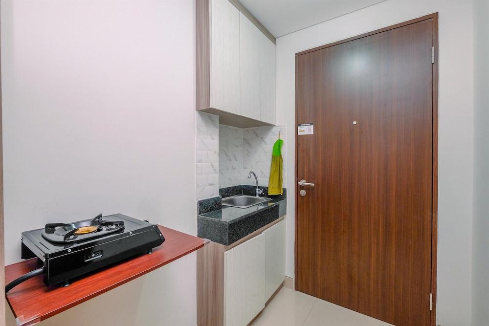Nice Studio At Transpark Cibubur Apartment