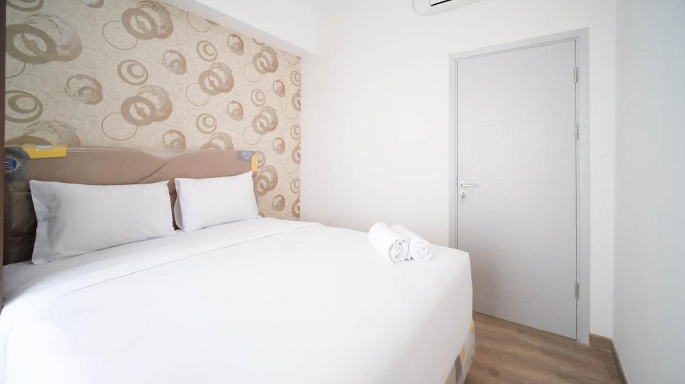 Nice 3Br Connected To Mall At Grand Sungkono Lagoon Apartment