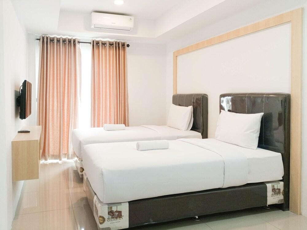 Brand New And Comfortable Studio At De Prima Apartment