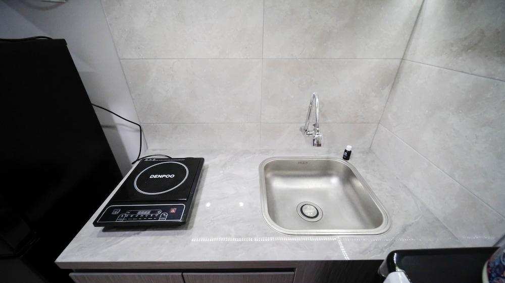 Nice And Comfy Studio At Grand Dharmahusada Lagoon Apartment