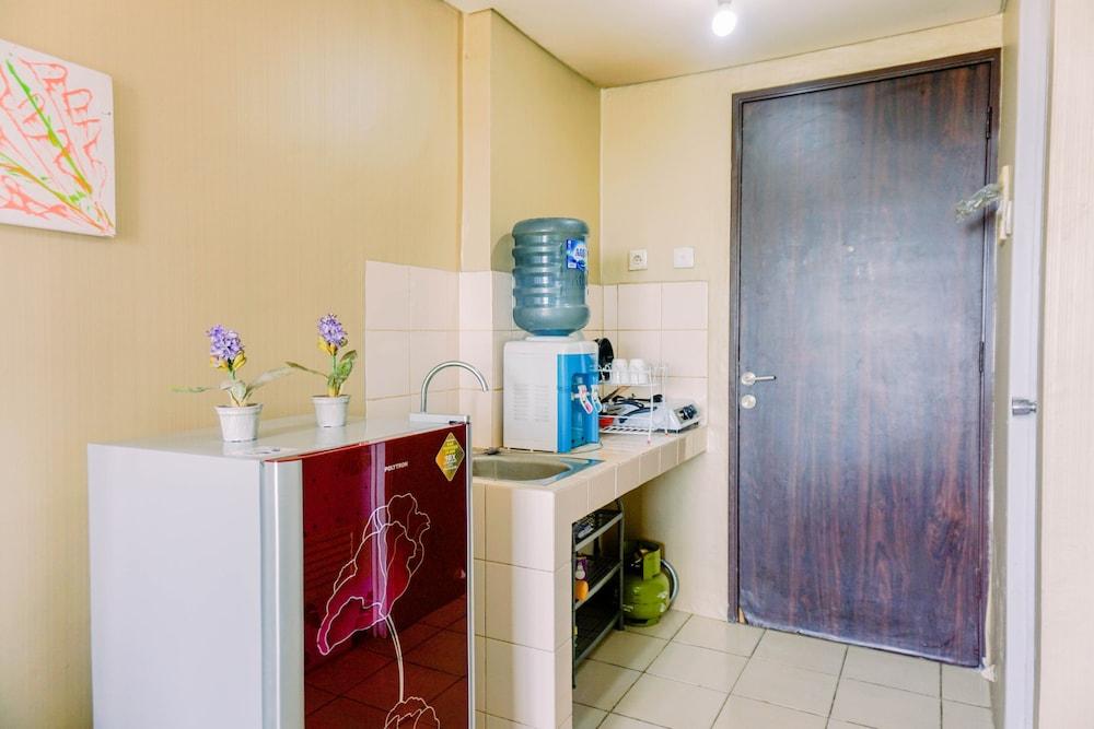 Comfortable And Modern Studio Serpong Greenview Apartment