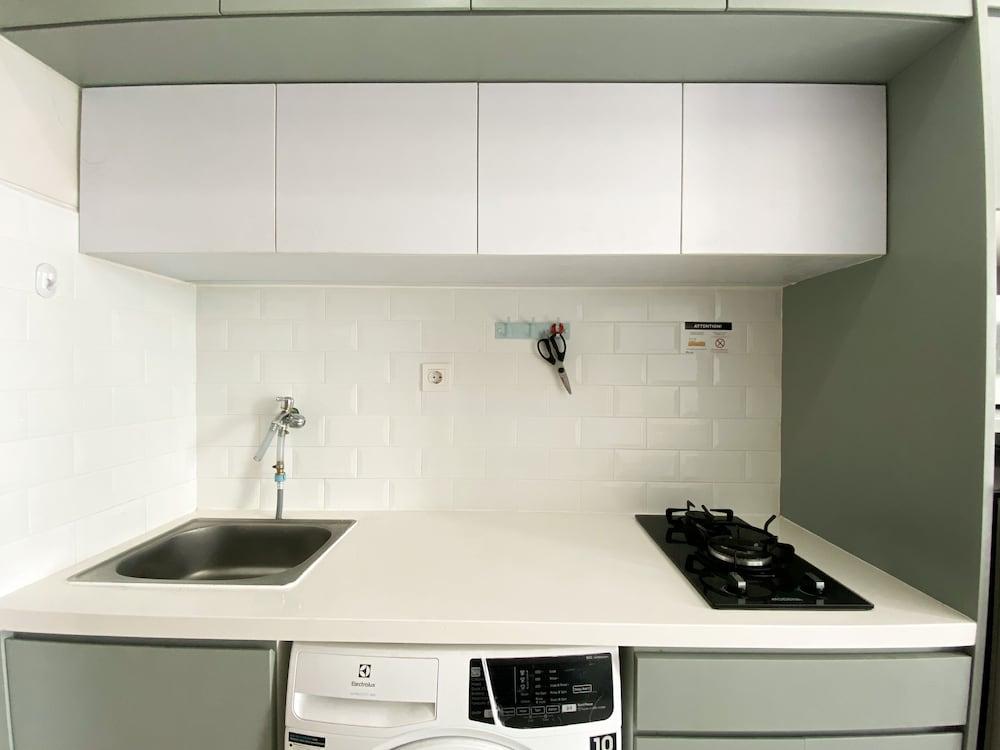 Simply Designed Studio At Monroe Tower Apartment