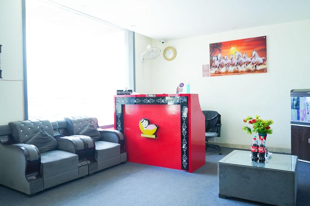 Roomshala 024 Luxury Stays Sector 12