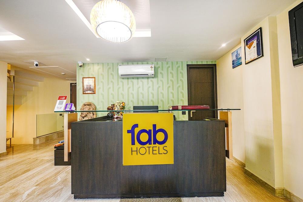 FabHotel Aashraye