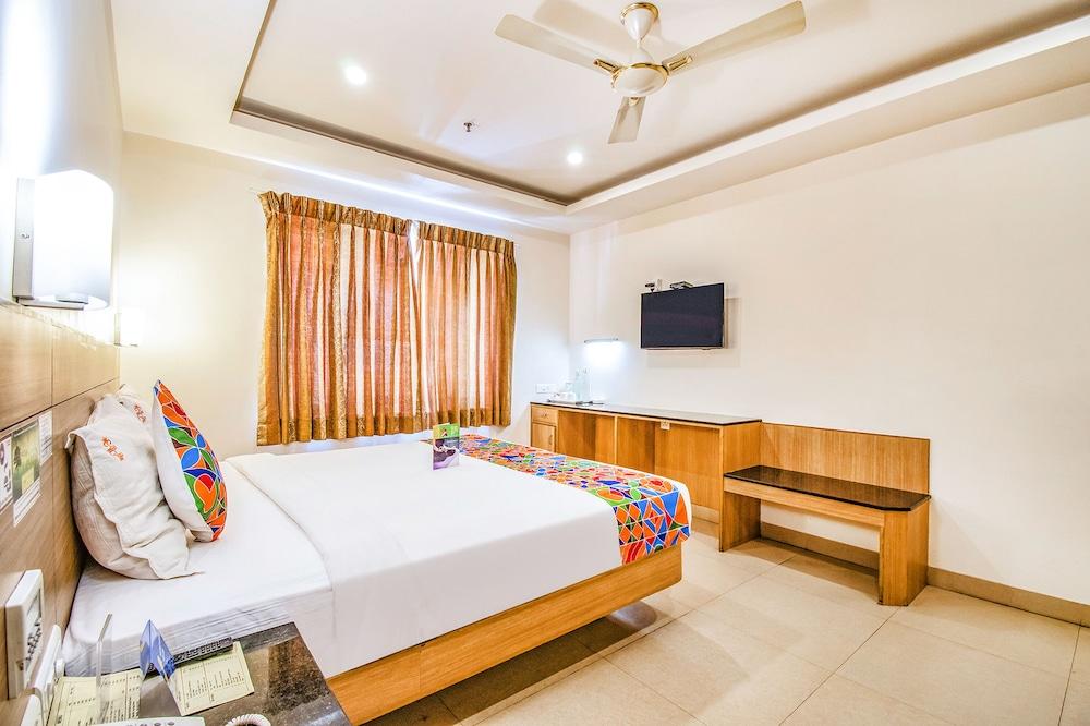 Fabhotel Prime Royal Castle