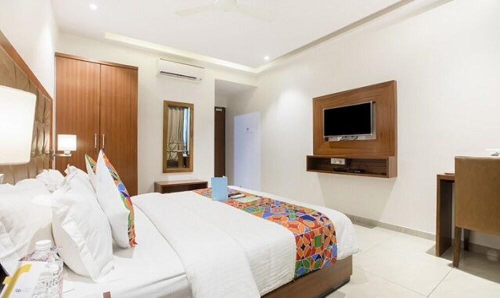 Fabhotel Prime Le Western