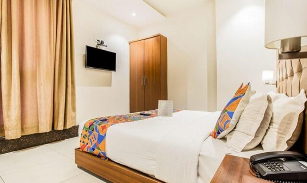 Fabhotel Prime Le Western