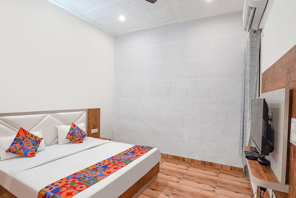 Fabhotel Sirtaj Suites