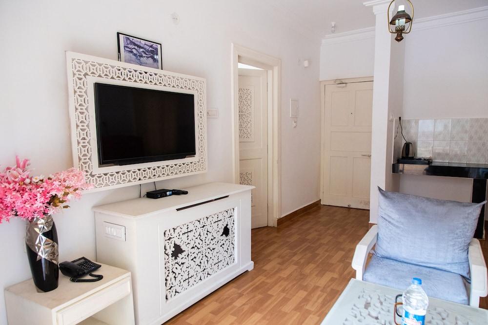 FabHotel Prime Toro Highland Beach Resort With Pool, Candolim