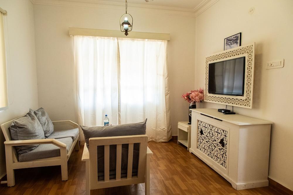 FabHotel Prime Toro Highland Beach Resort With Pool, Candolim