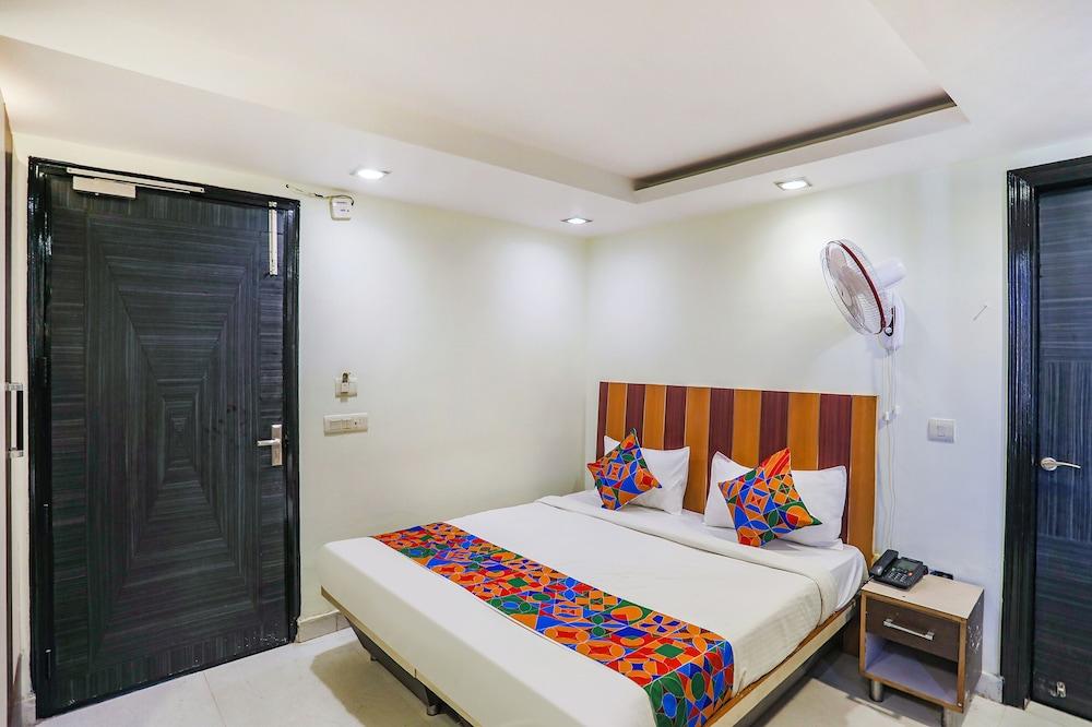 Fabhotel Trio Continental