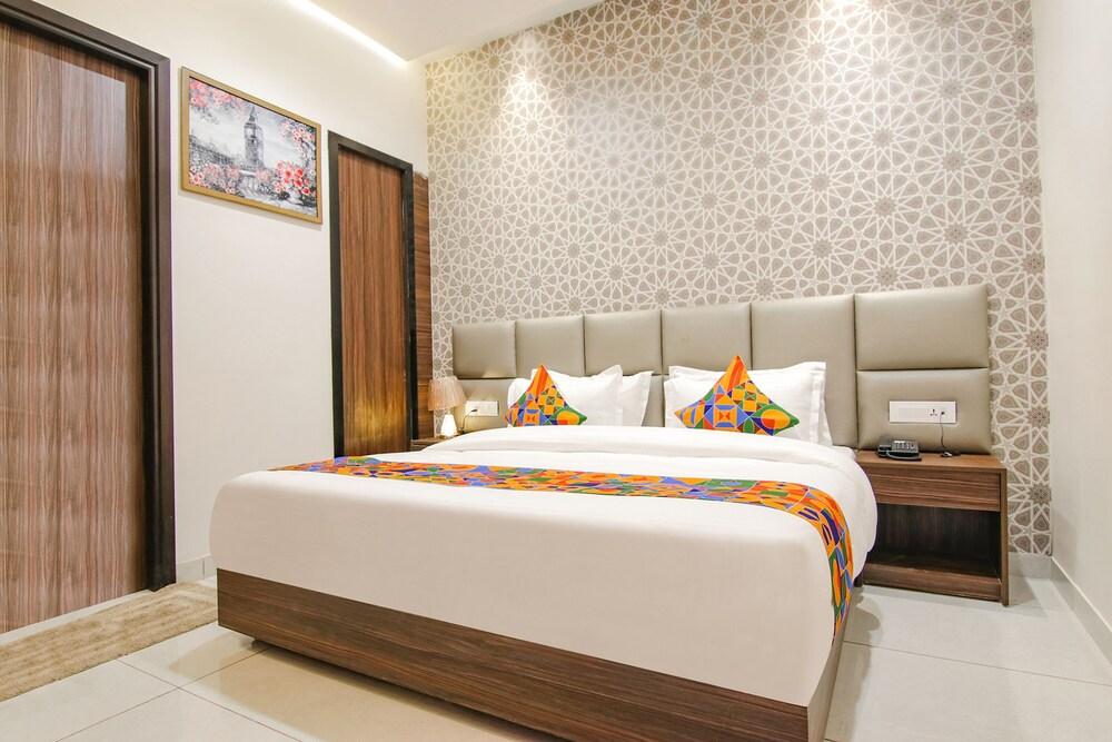 Fabhotel Prime Royal Inn Suites