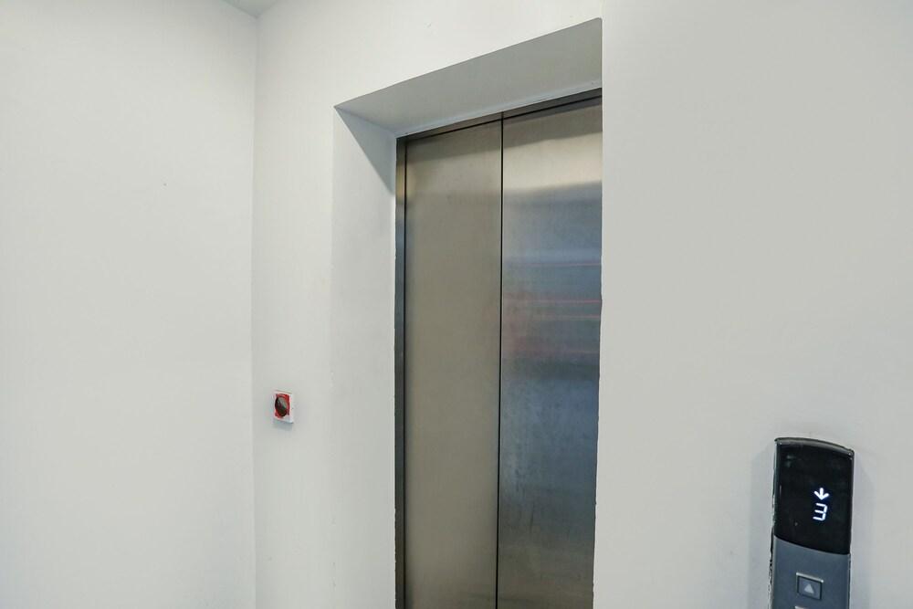 Fabexpress F9 Pitampura Inn