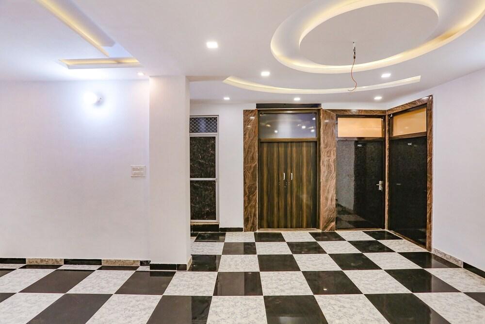 Fabhotel Occazia Palace